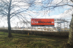 baner firmowy na tle konstrukcji hali - hala stalowa dla firmy Wet-Art, Gorzów Wlkp.